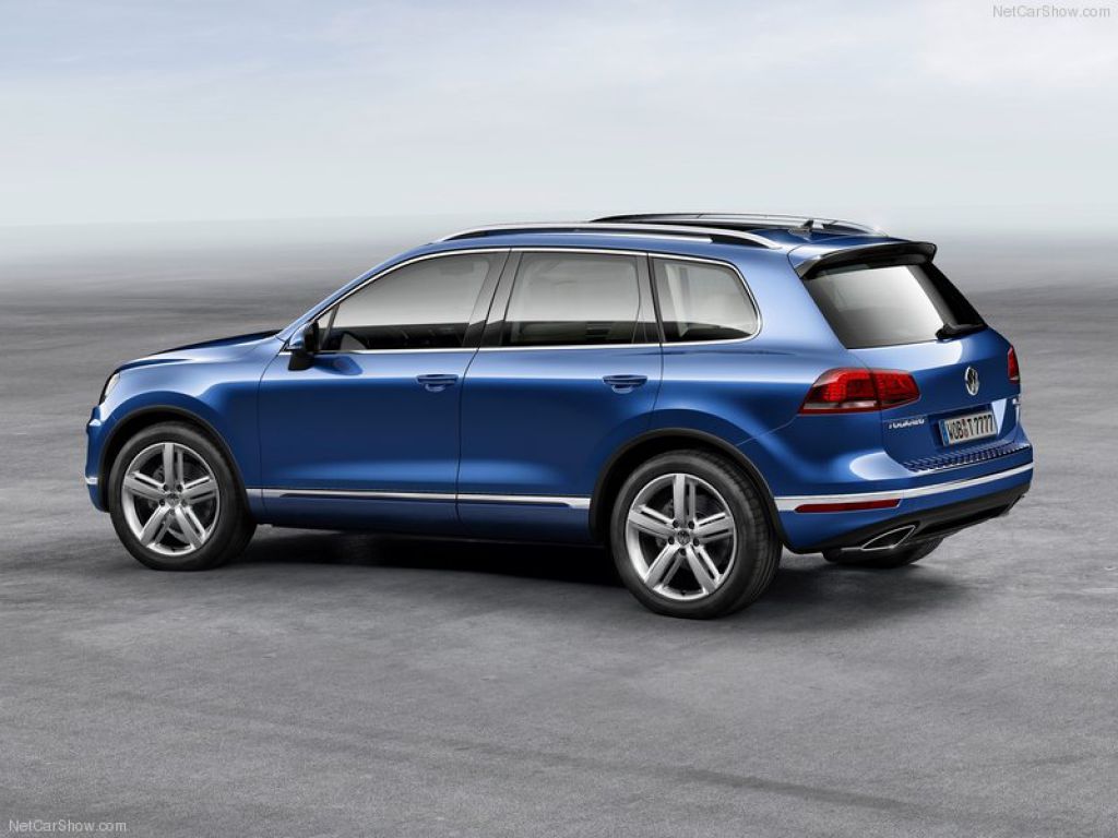 Volkswagen-Touareg_2015_800x600_wallpaper_05