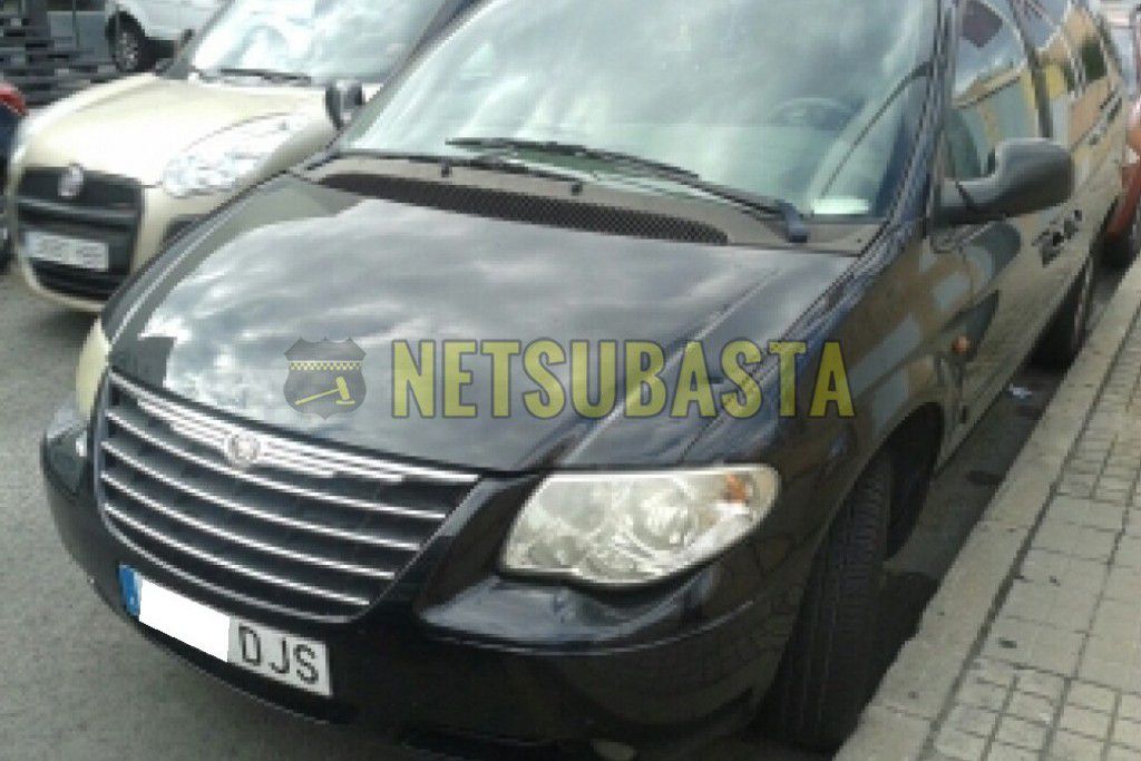 chrysler-gran-voyager-2-8-crd-lx-01-1024x683