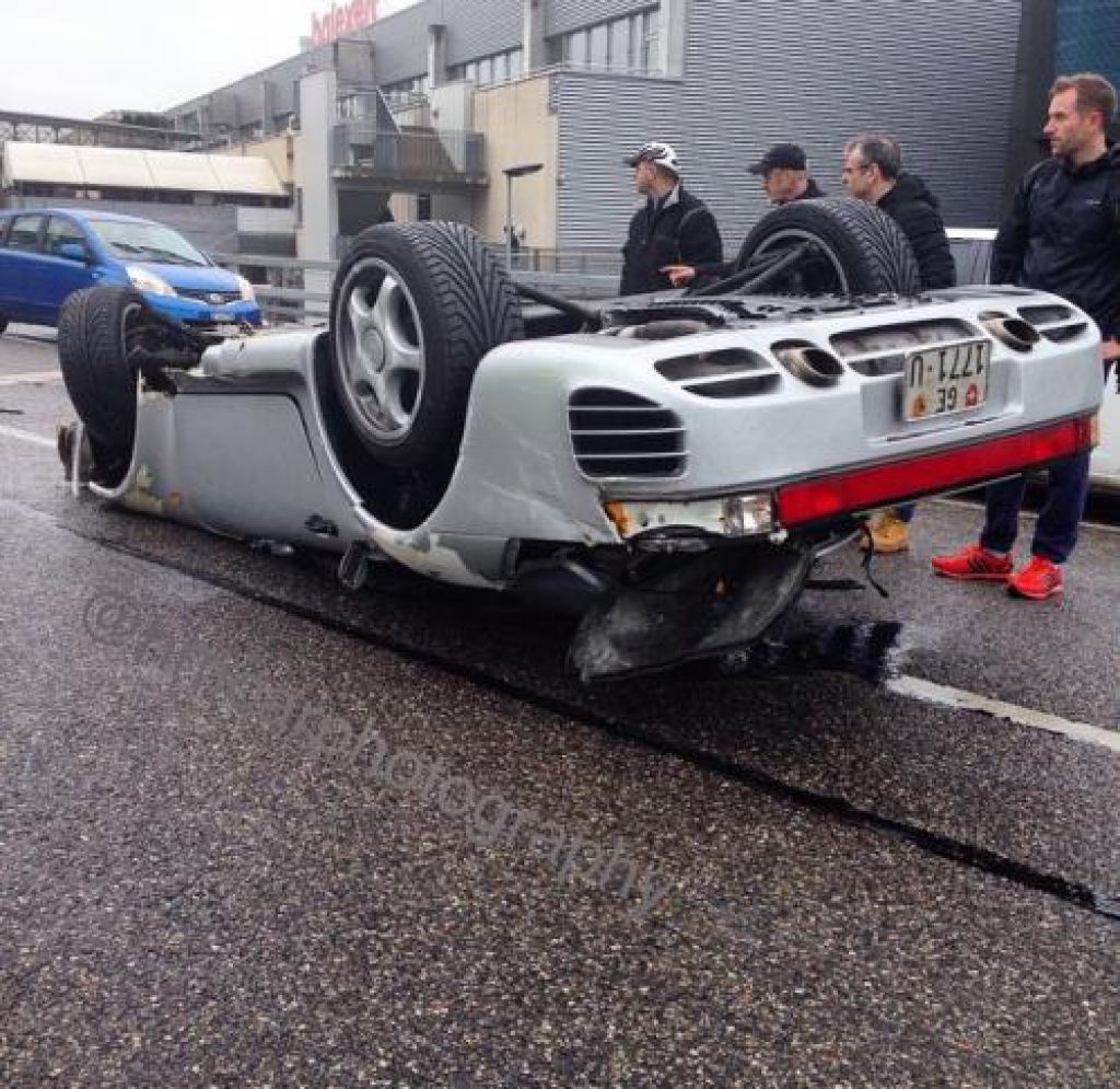 porsche accidentado