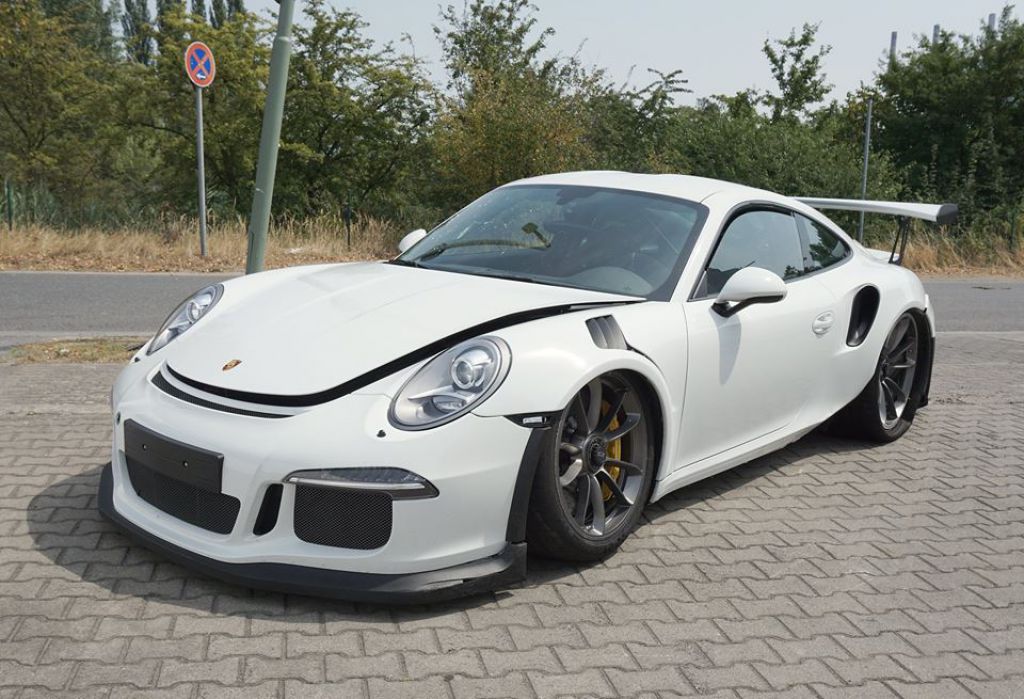 Porsche-991-GT3-RS-crash-02