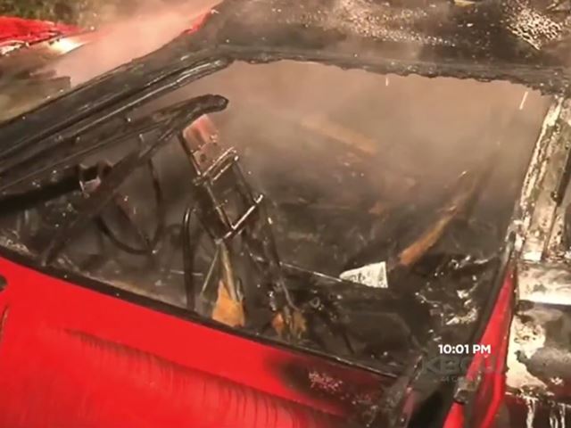 coche_incendiado_subasta