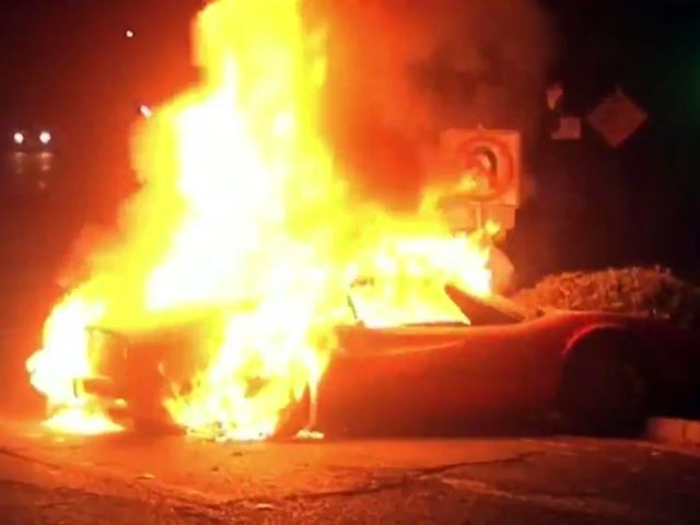 coche_incendiado_subastado