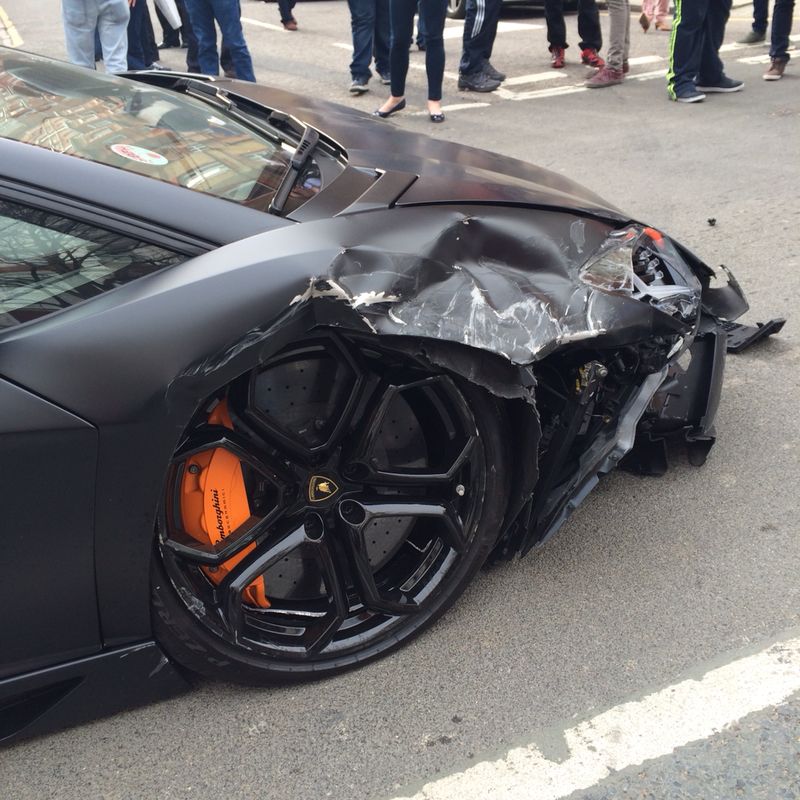 lamborghini-aventador-crash-6