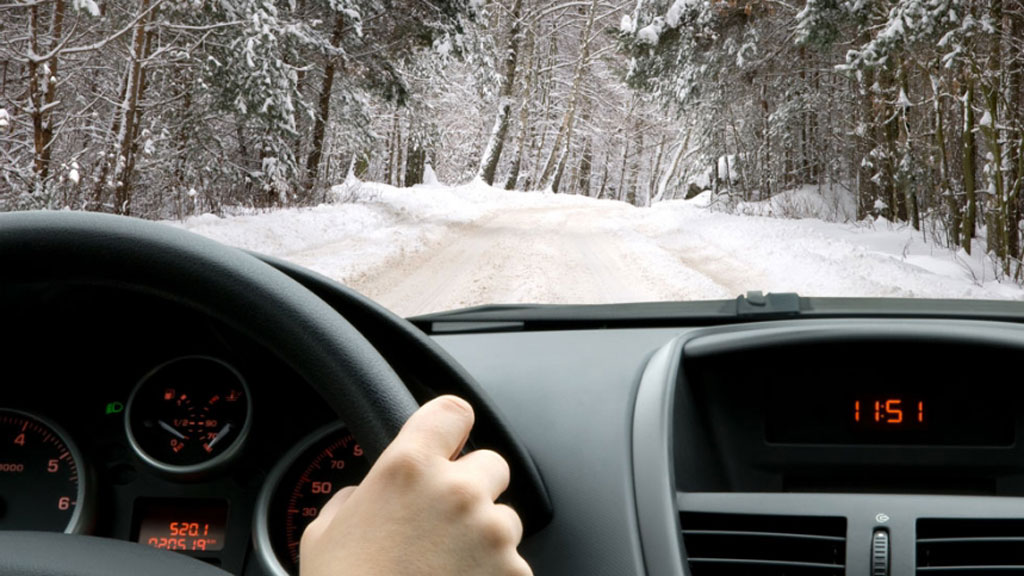coche-invierno-pequeña-defi