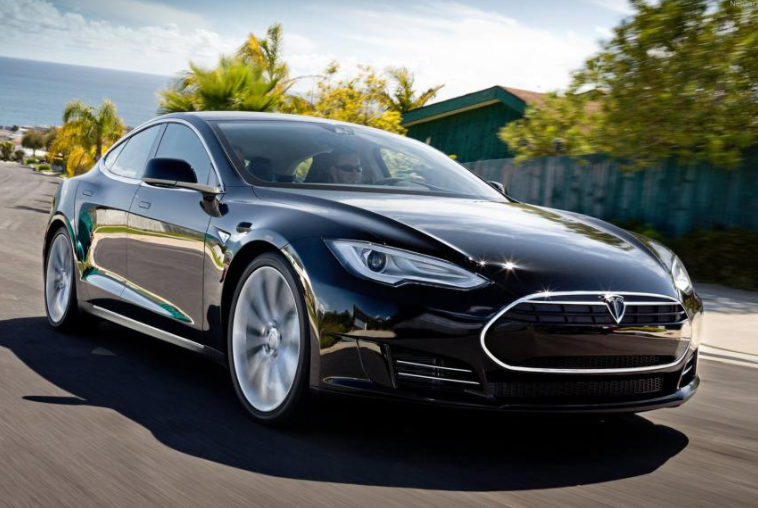 Tesla S (2)