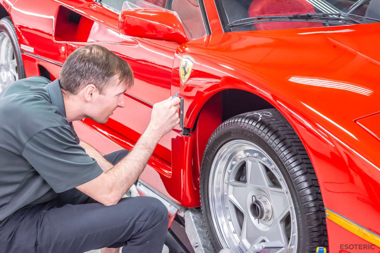 No vale un cualquiera para detallar un Ferrari F40