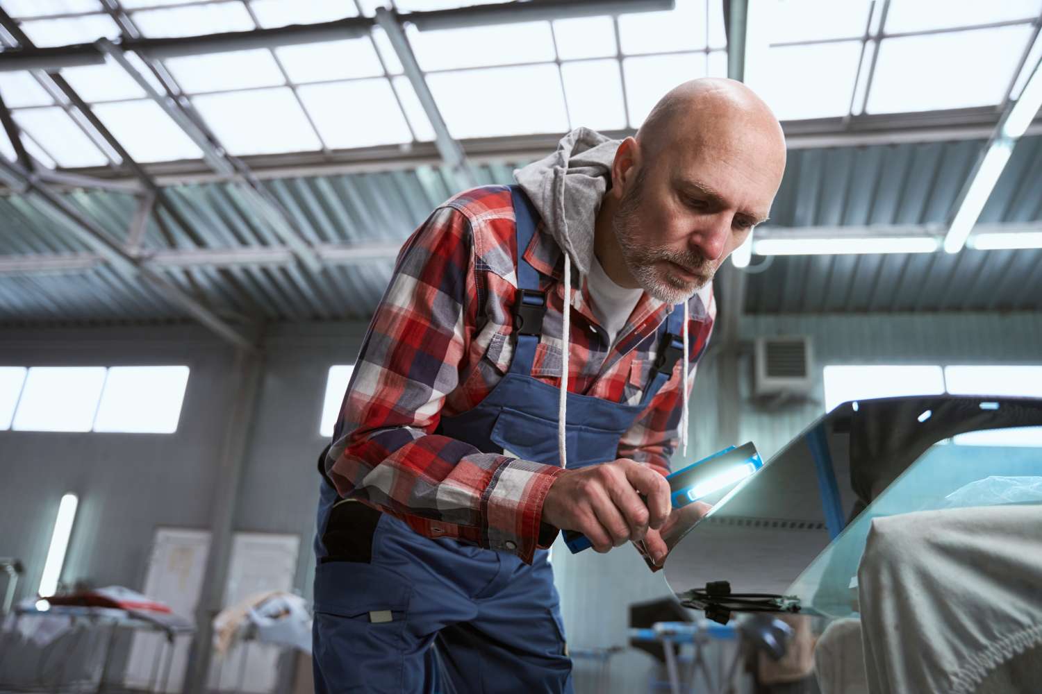 ¿Cómo puedo mantener las lunas del coche en buen estado durante el verano?