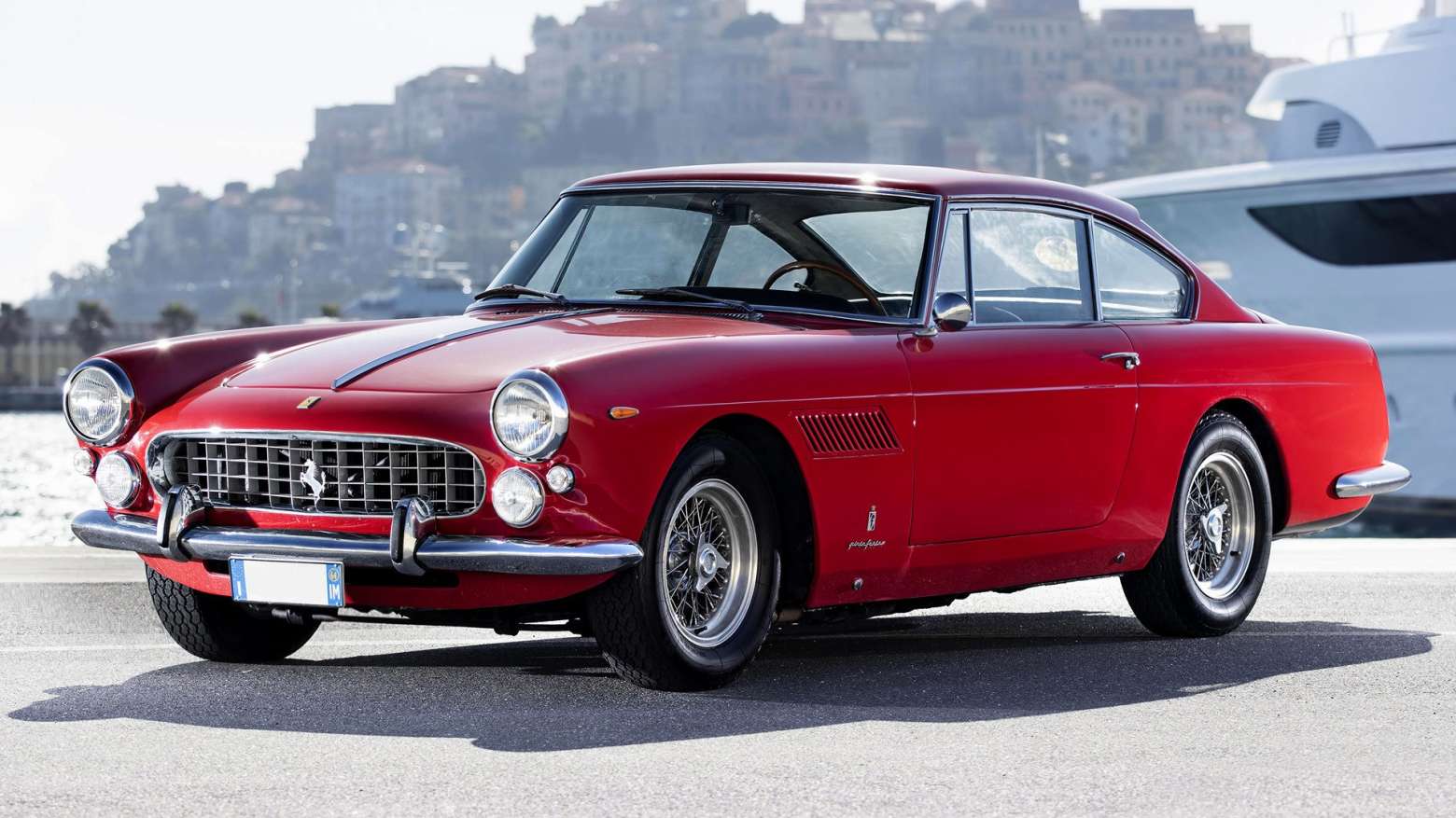 Ferrari 330 América: el estilo del 250 GTE en combinación con la fuerza de un gran V12