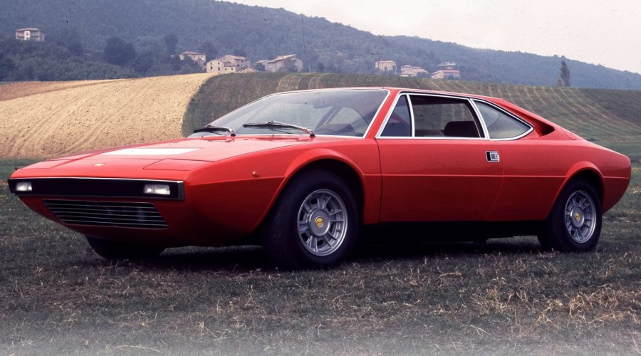 Dino 208 GT4: El downsizing personal de Ferrari